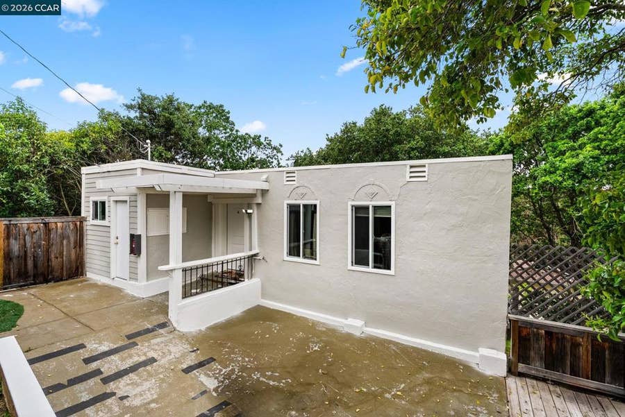 Property photo for 2220 S Crest Ave, Martinez, CA