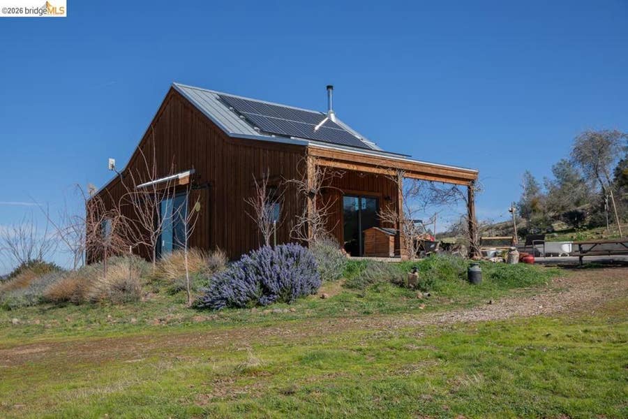 Property photo for 6899 Eagleview Dr., Mountain Ranch, CA