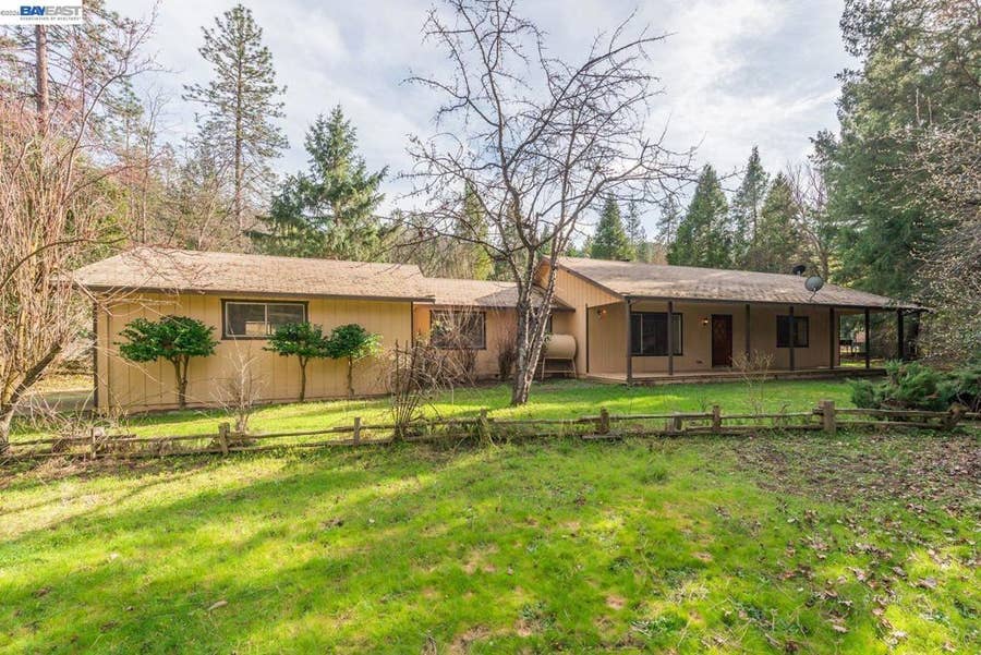 Property photo for 376 Mountain View Dr., Lewiston, CA