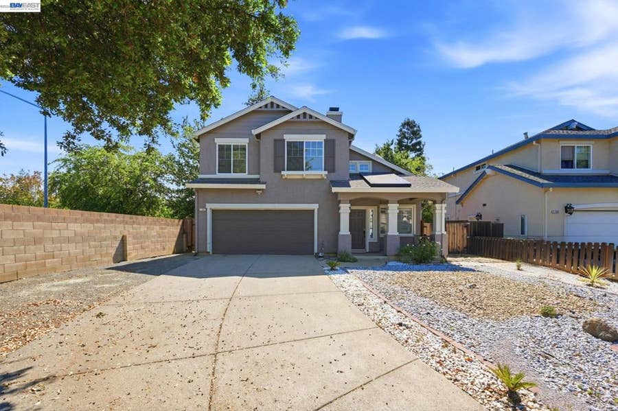 Property photo for 1184 Shadowcliff Ct, Brentwood, CA