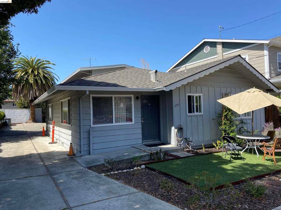 Property photo for 256 Pettis Ave, Mountain View, CA