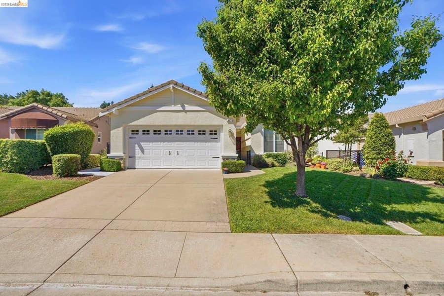Property photo for 481 Coronation Dr, Brentwood, CA