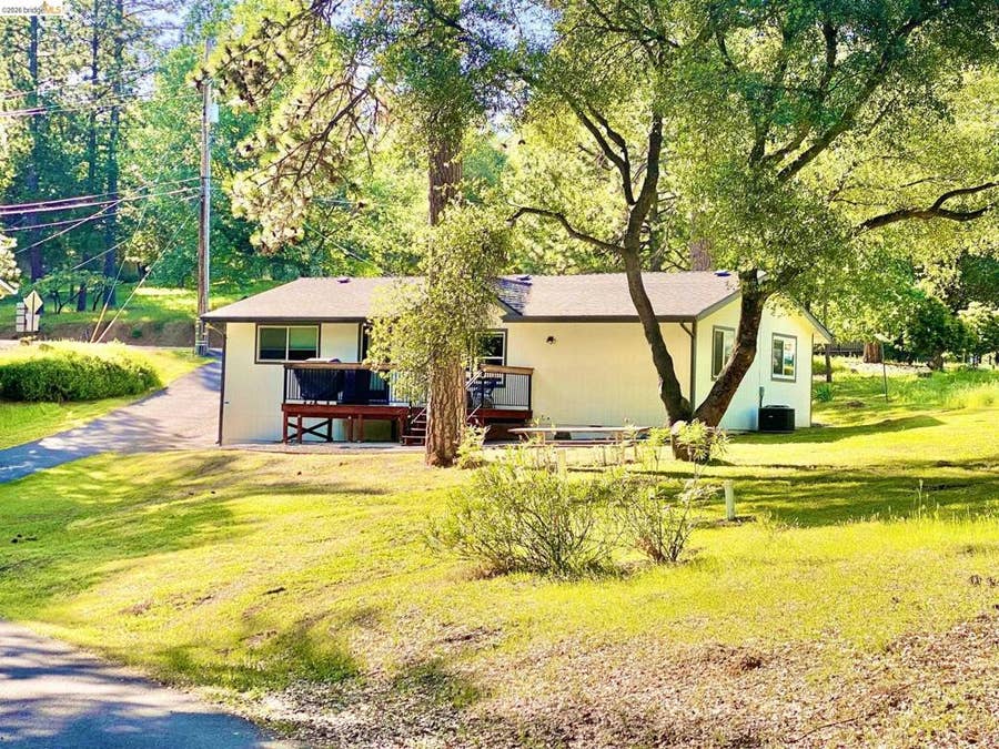 Property photo for 13209 Mueller Drive, Groveland, CA