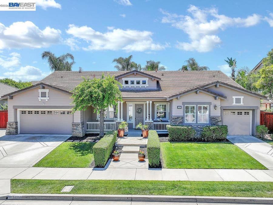 Property photo for 1660 Albani Pl, Brentwood, CA