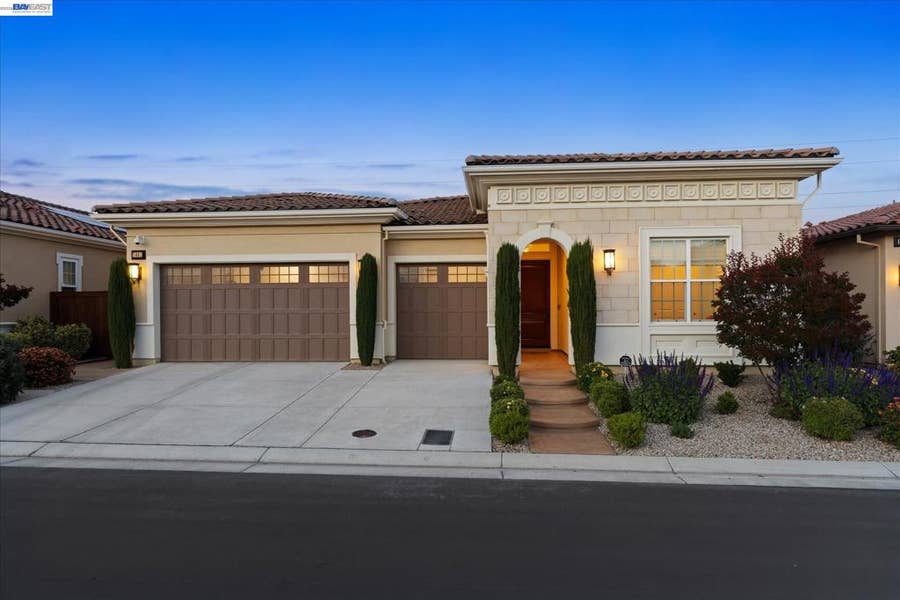 Property photo for 1601 Chianti Ln, Brentwood, CA