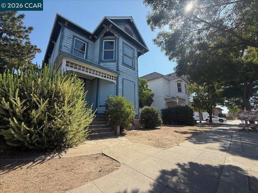 Property photo for 151 S 3Rd Ave, Oakdale, CA
