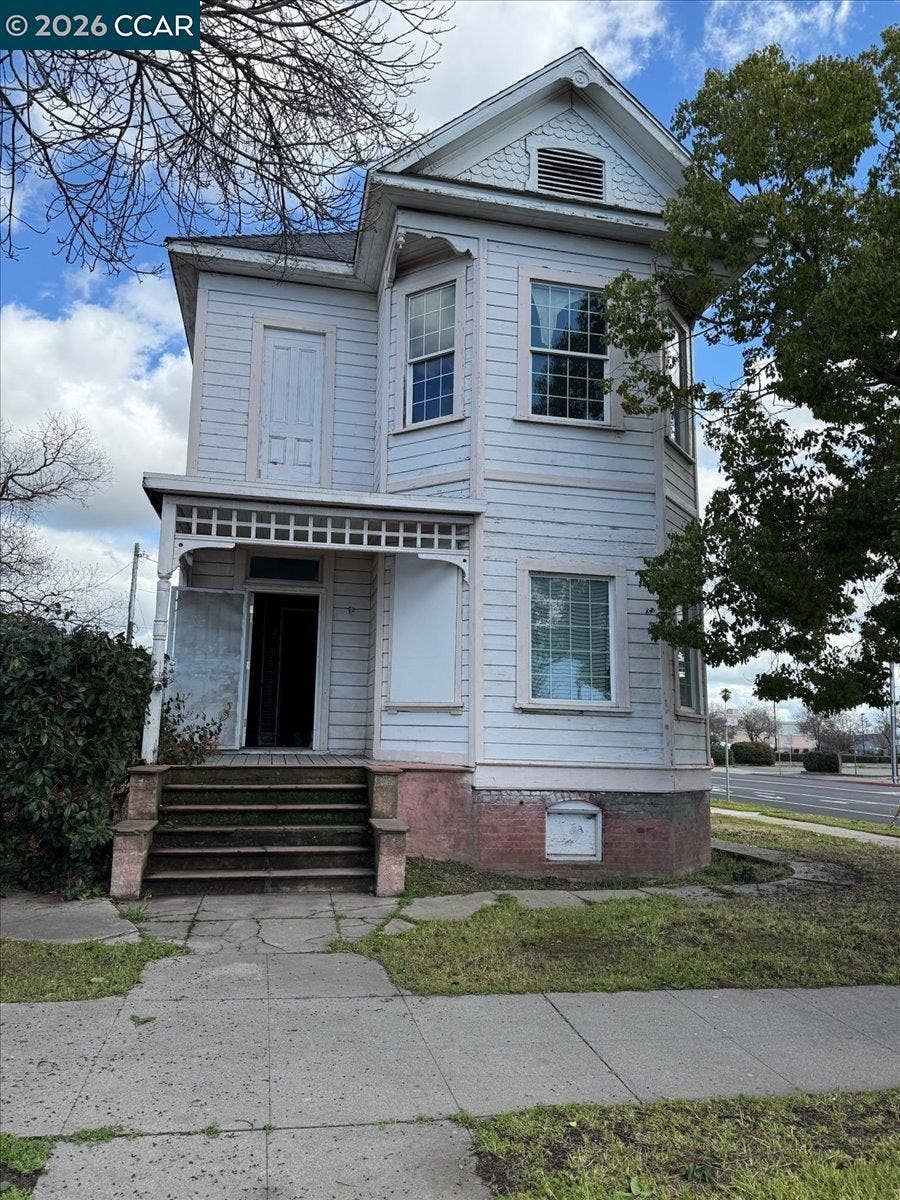 Property photo for 161 S 3Rd Ave, Oakdale, CA