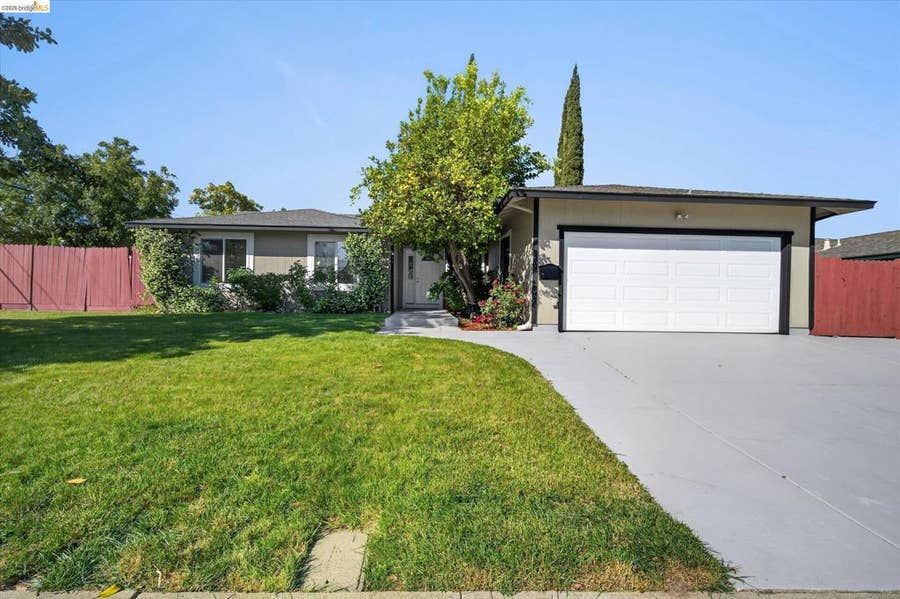 Property photo for 901 Helix Dr, Concord, CA