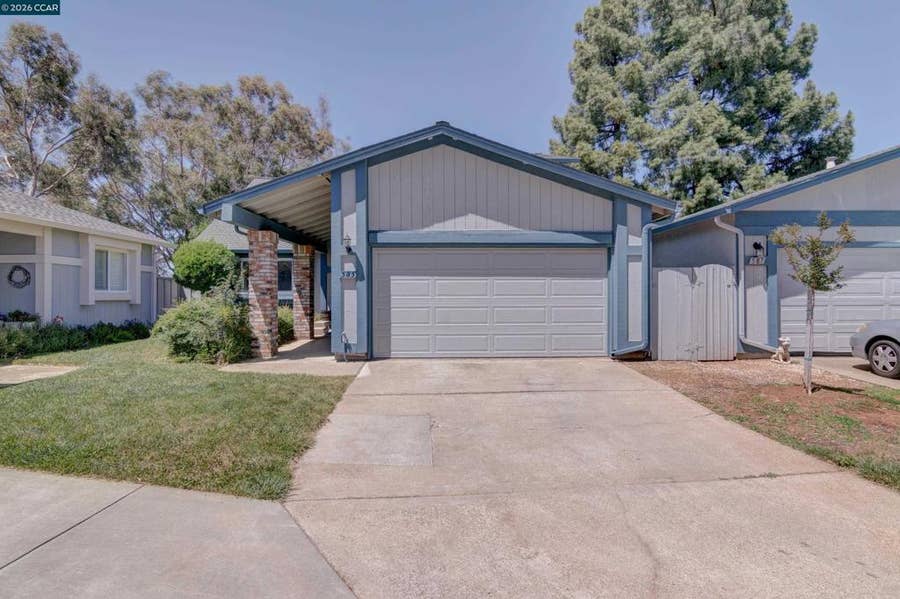 Property photo for 585 Mt Dell Dr, Clayton, CA