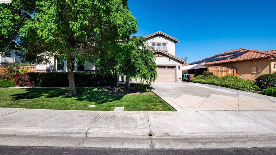 Property photo for 2012 Mint Dr, Brentwood, CA