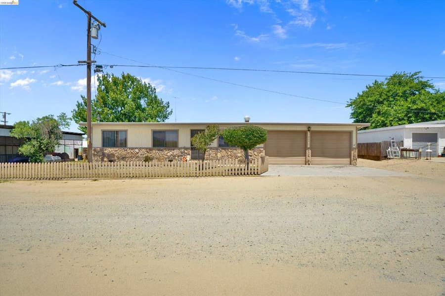 Property photo for 944 Sherman Ln, Oakley, CA