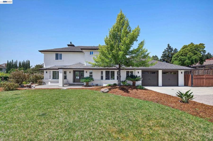 Property photo for 2337 Grosvenor Heights Ct, Livermore, CA