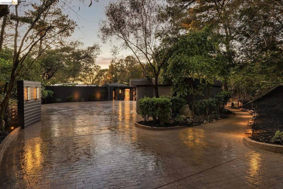 Property photo for 5645 Bacon Rd, Oakland, CA