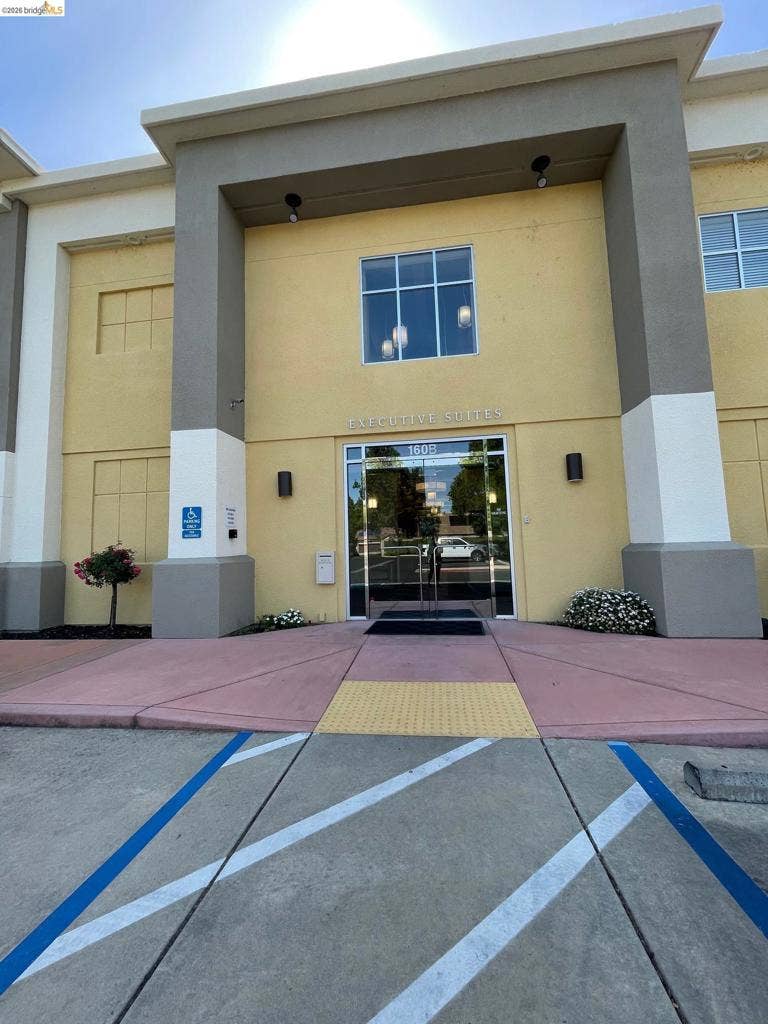 Property photo for 120 Guthrie Ln suite 6, Brentwood, CA