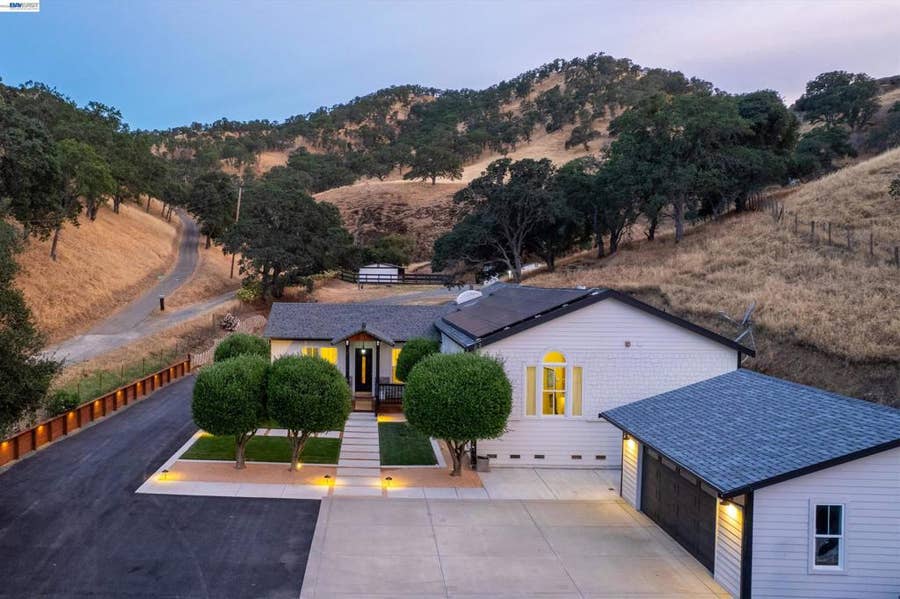 Property photo for 16800 Marsh Creek Rd, Clayton, CA