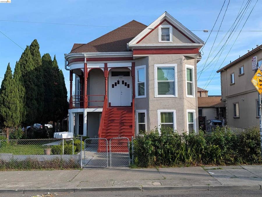 Property photo for 1086 66Th St, Oakland, CA