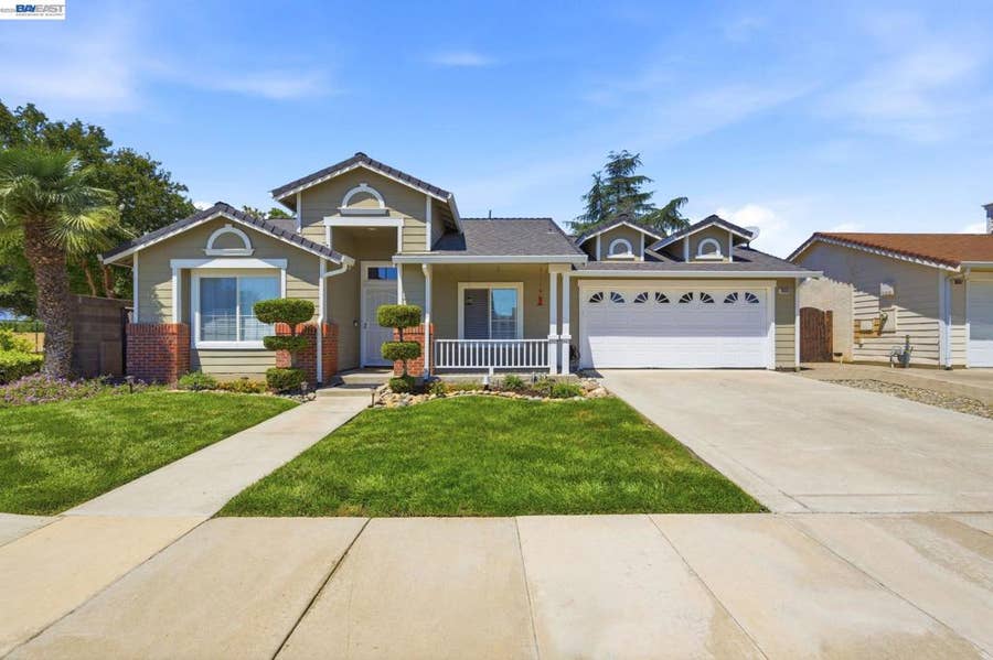Property photo for 3035 Hudson Dr, Brentwood, CA