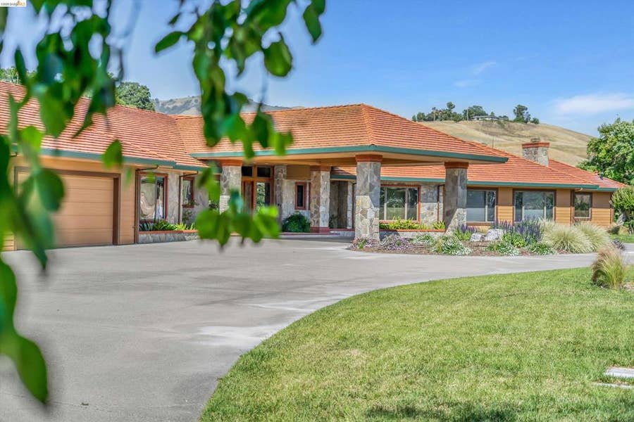 Property photo for 5885 Bruce Dr, Danville, CA