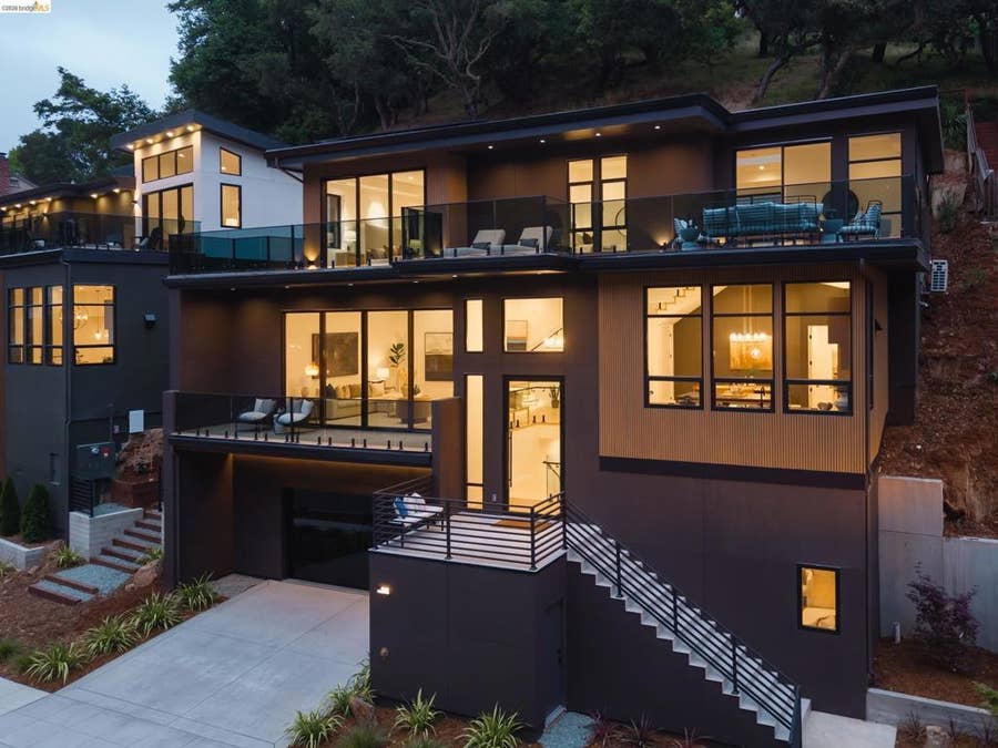 Property photo for 1667 Trestle Glen Rd, Oakland, CA