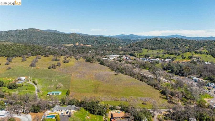 Property photo for 18701 Rawhide Rd, Jamestown, CA