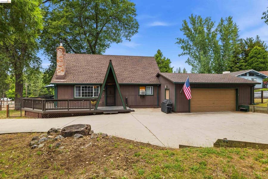 Property photo for 21816 Feather River Dr, Sonora, CA