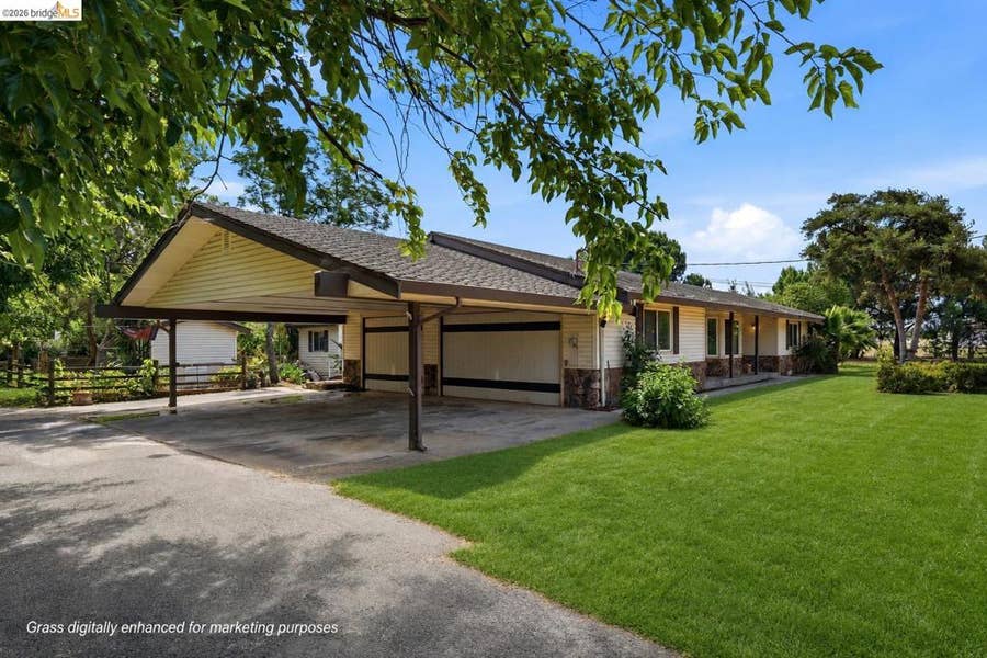 Property photo for 1590 Sunset RD, Brentwood, CA