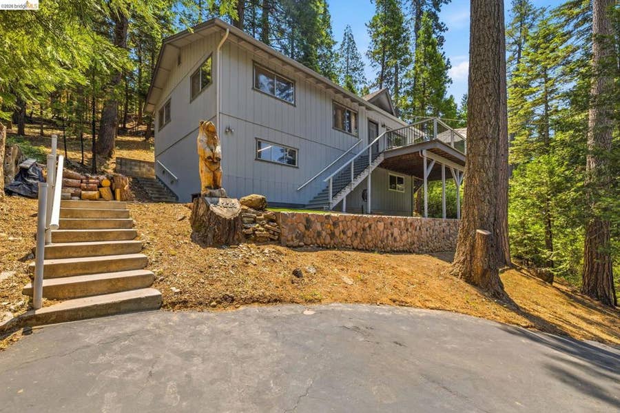 Property photo for 24223 Kalanu Pl, Mi Wuk Village, CA