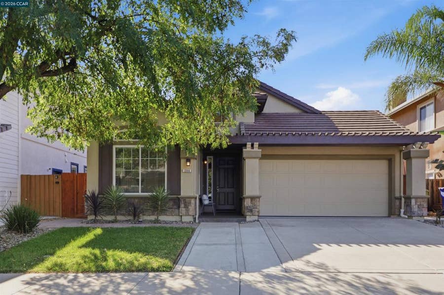 Property photo for 206 Chaparral Dr, Brentwood, CA