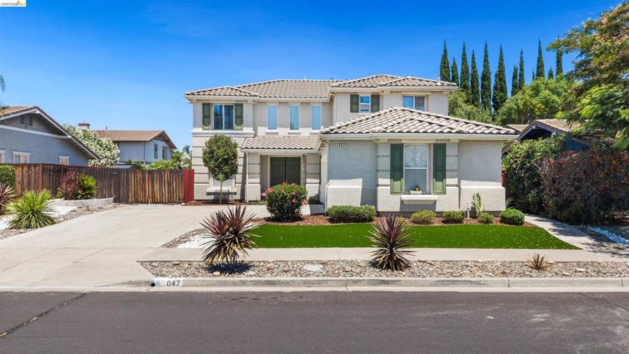 Property photo for 647 Macadamia Ct, Brentwood, CA