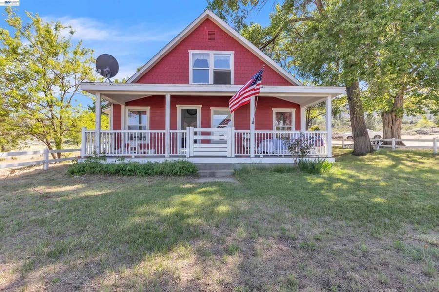 Property photo for 452 US Hwy 395, Milford, CA