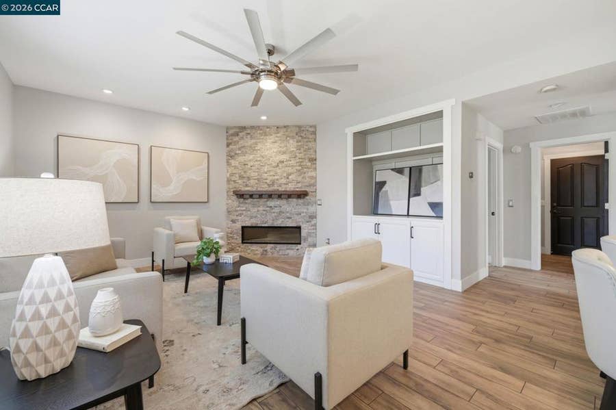Property photo for 2037 Newton, Brentwood, CA