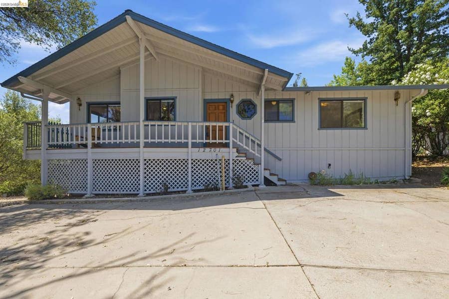 Property photo for 12701 Cresthaven Dr, Groveland, CA