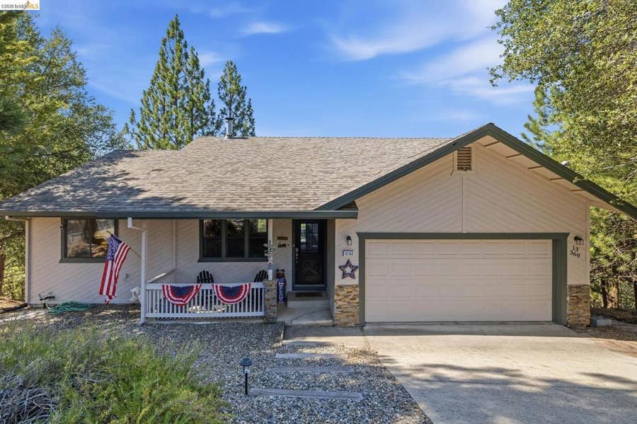 Property photo for 12312 Tower Peak Ct., Groveland, CA