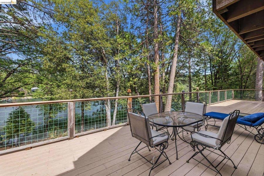 Property photo for 22995 Thrush Pl, Twain Harte, CA