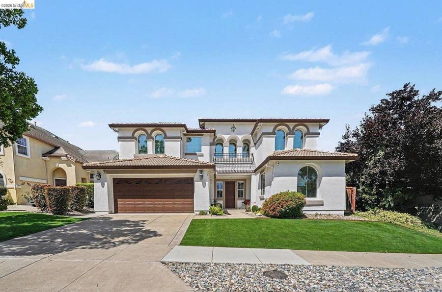 Property photo for 2645 Torrey Pines DR, Brentwood, CA