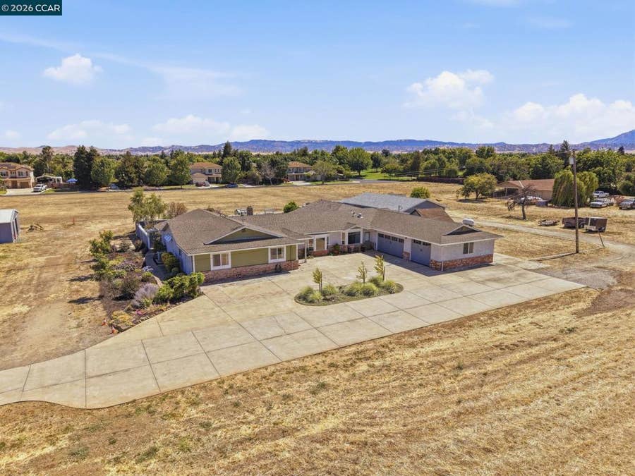 Property photo for 1911 Minnesota Ave, Brentwood, CA