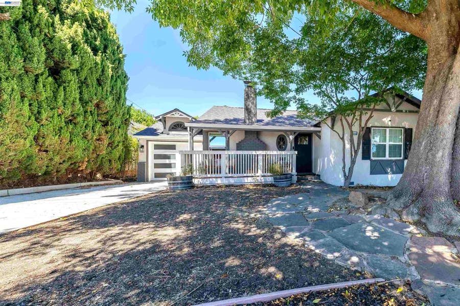 Property photo for 16004 Wellington Way, Castro Valley, CA