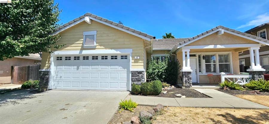 Property photo for 707 Thompsons Dr, Brentwood, CA