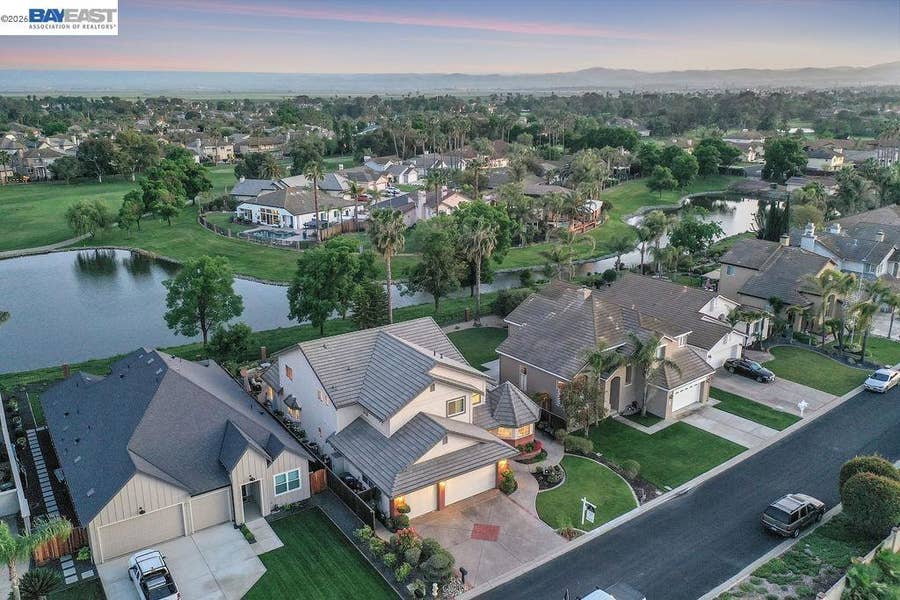 Property photo for 82 Edgeview Ct, Discovery Bay, CA