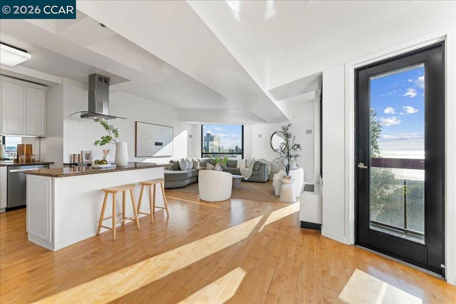 Property photo for 6363 Christie Ave, #406, Emeryville, CA
