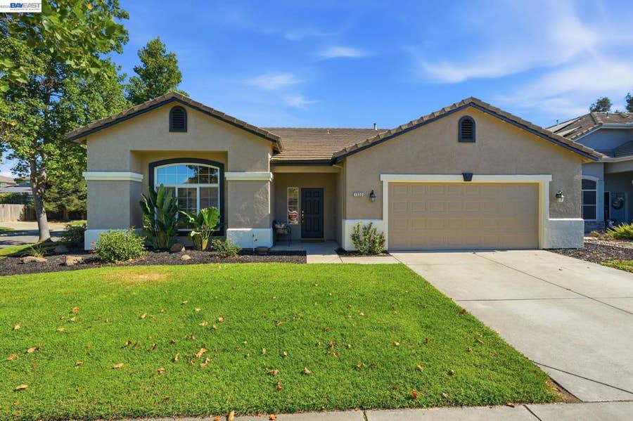 Property photo for 1532 Sophie Ln, Escalon, CA
