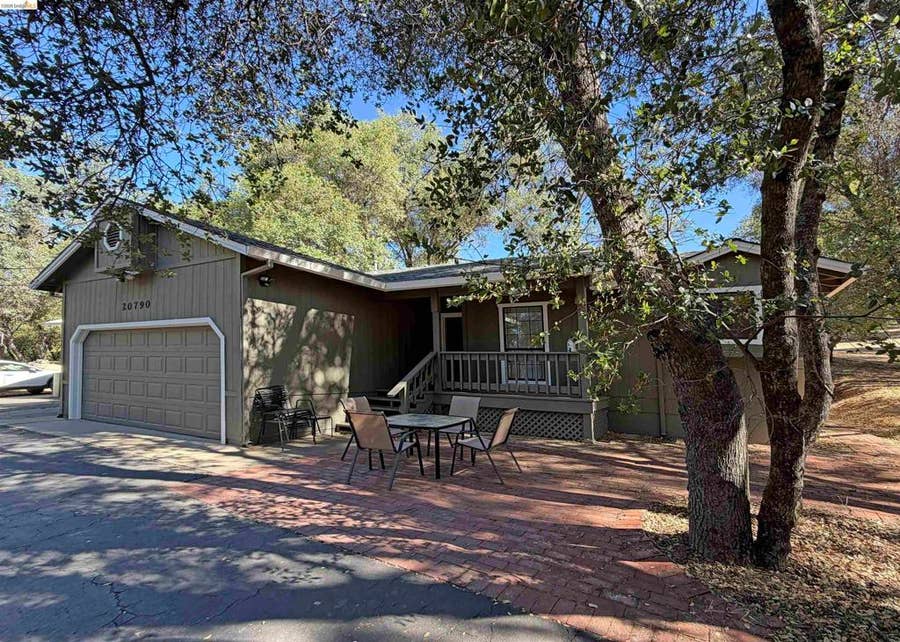 Property photo for 20790 Ferretti Rd, Groveland, CA