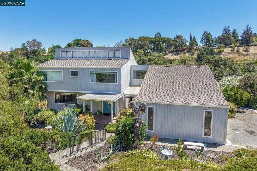 Property photo for 864 Coachman Pl, Clayton, CA