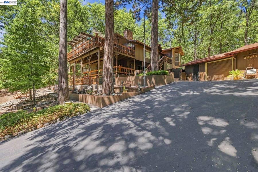 Property photo for 24217 Appaloosa Way, Sonora, CA