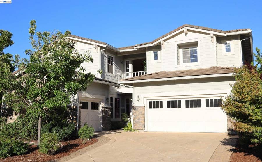 Property photo for 131 Arundel Dr, Hayward, CA