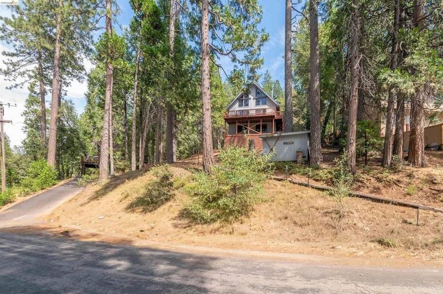 Property photo for 22321 Ponderosa Dr., Twain Harte, CA