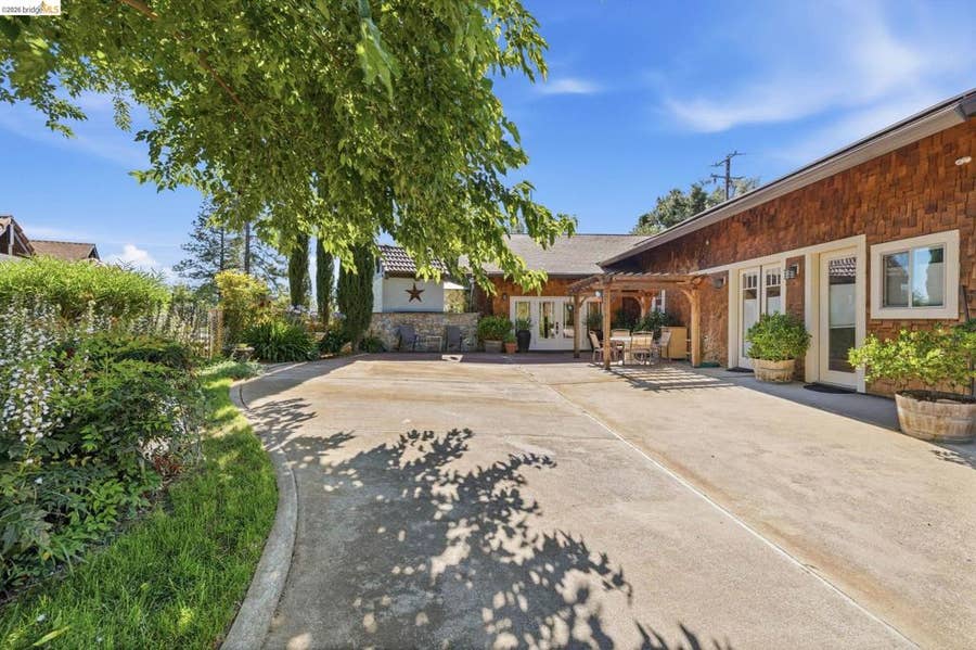 Property photo for 22890 MOUNT HOLLY LN, Columbia, CA