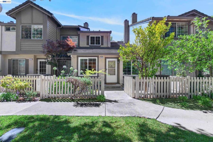 Property photo for 7422 Oxford Cir, Dublin, CA
