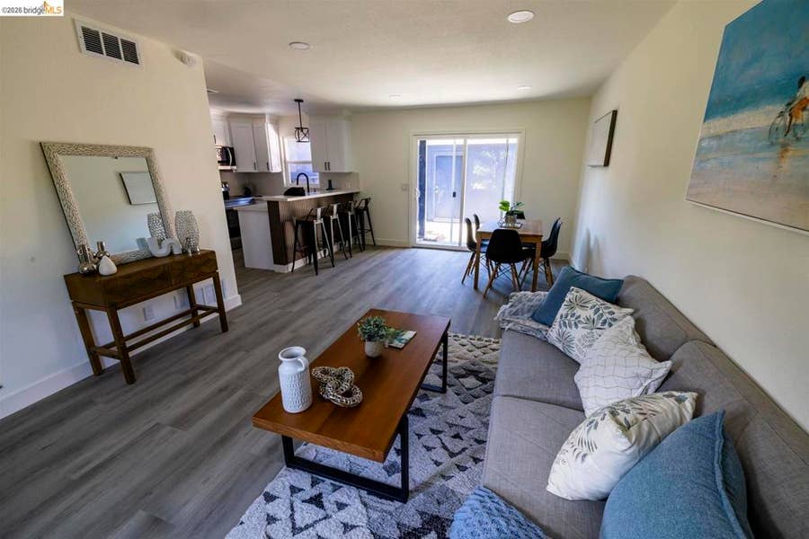 Property photo for 140 El Capitan LN, Antioch, CA