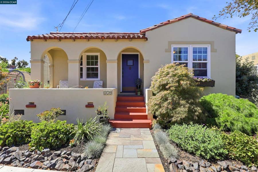 Property photo for 270 E 15th, Pittsburg, CA